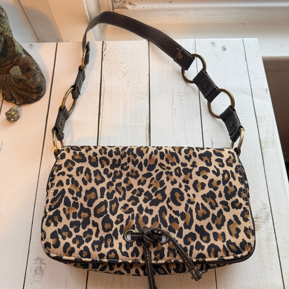 Guess | Vintage Y2K Leopard Print Shoulder Bag - Picture 2 of 16